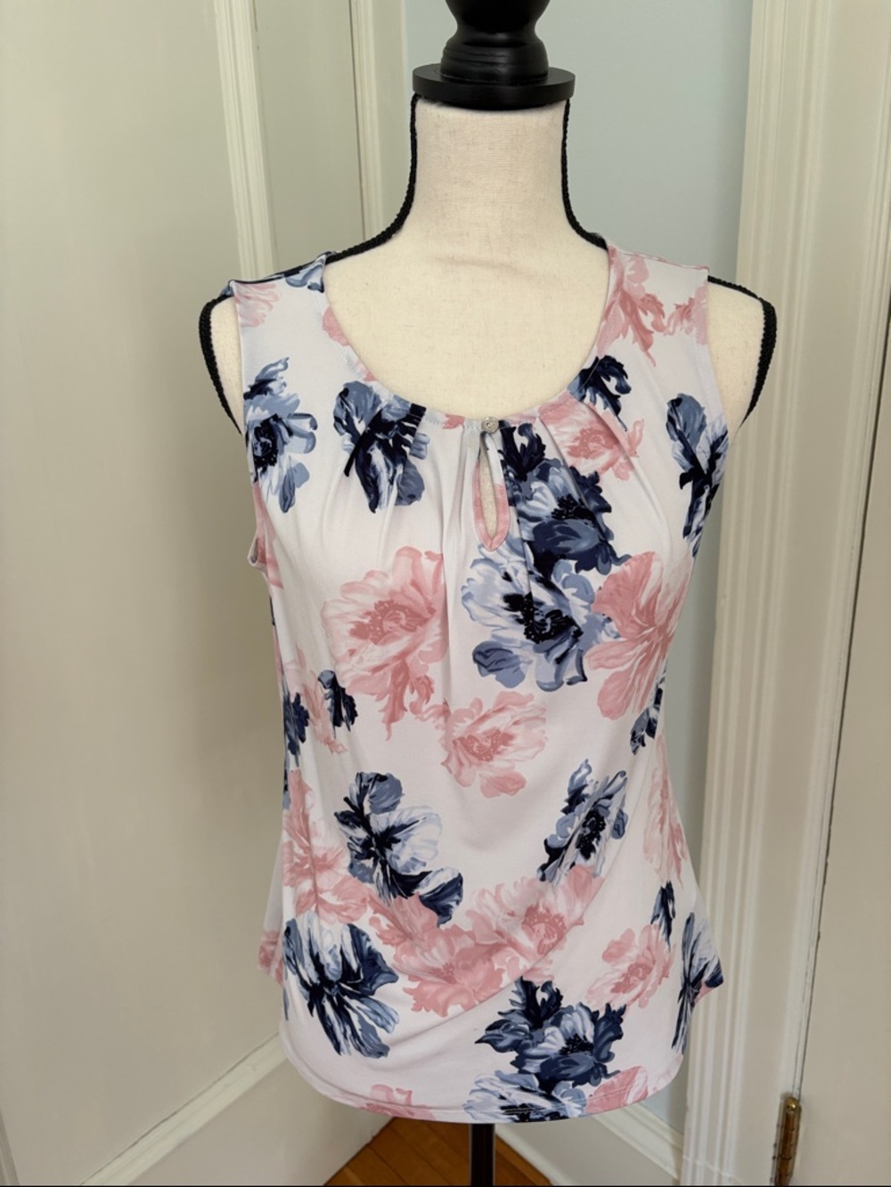 Floral Scoop Neck blouse in Pink & Blue